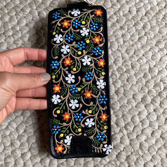 Lipstick Holder - Picture 3 of 3